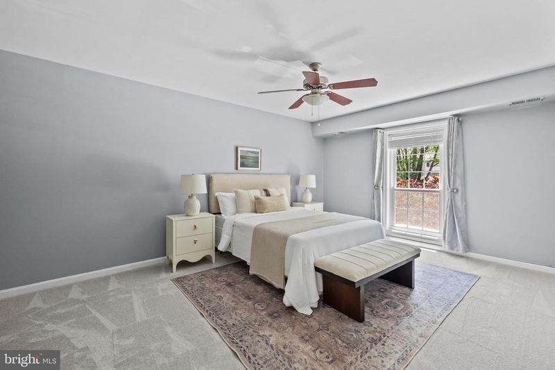 7780 Willow Point Dr #7780, Falls Church, VA 22042