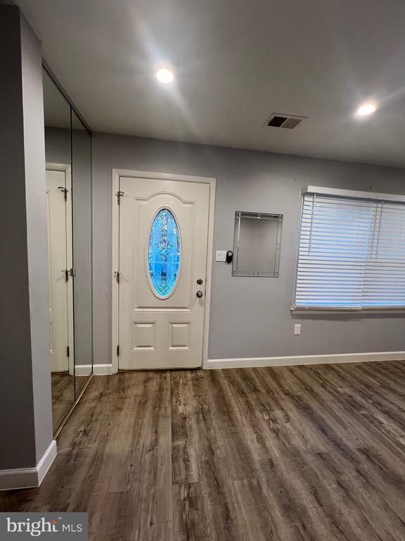 195 Stonegate Dr, Frederick, MD 21702