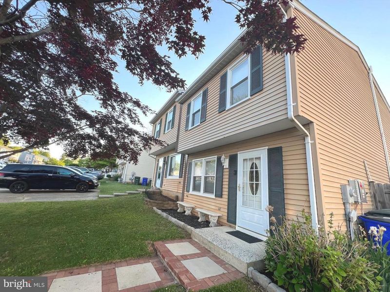 195 Stonegate Dr, Frederick, MD 21702