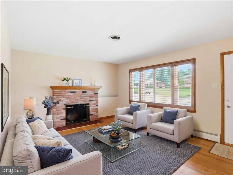 112 Locust Ct, Middletown, MD 21769