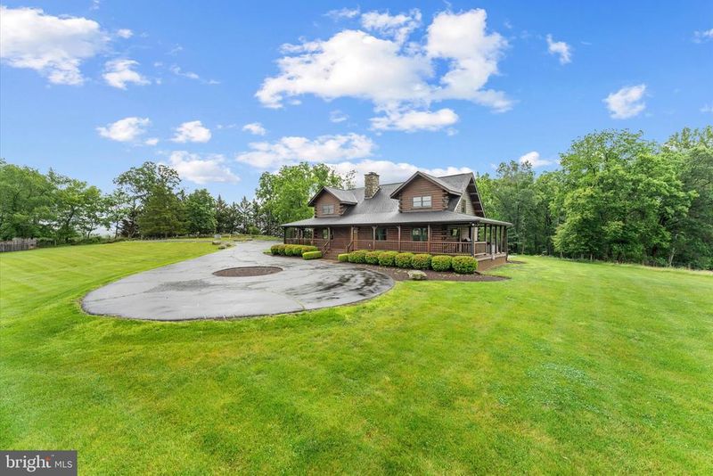 18837 Trinity Church Rd, Purcellville, VA 20132