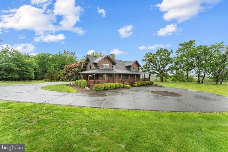 18837 Trinity Church Rd, Purcellville, VA 20132