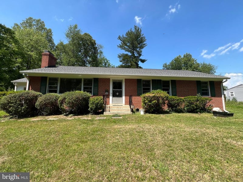 10001 Woodhill Rd, Bethesda, MD 20817
