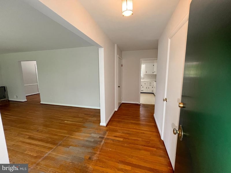 10001 Woodhill Rd, Bethesda, MD 20817