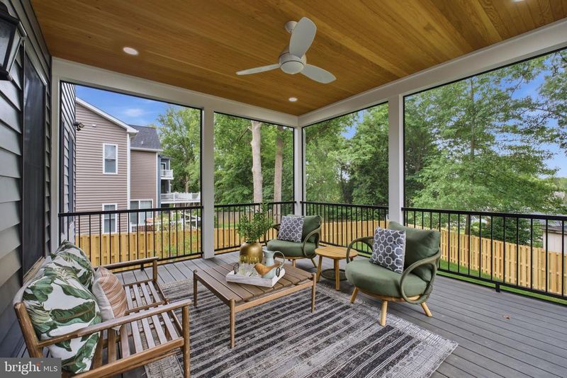7631 Lisle Ave, Falls Church, VA 22043