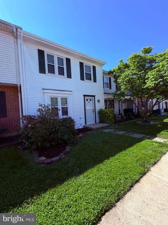 33 Park Pl, Lovettsville, VA 20180