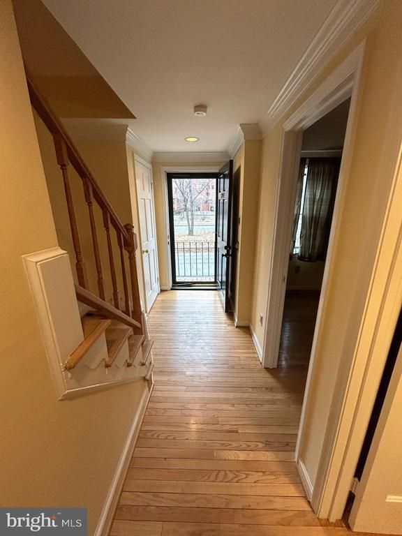 1202 W Abingdon Dr, Alexandria, VA 22314
