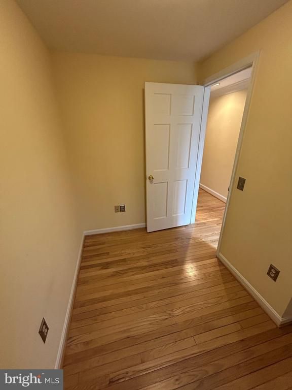 1202 W Abingdon Dr, Alexandria, VA 22314