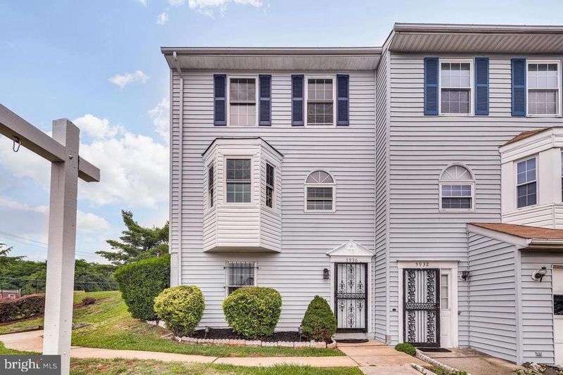 5930 Saint Moritz Dr, Temple Hills, MD 20748