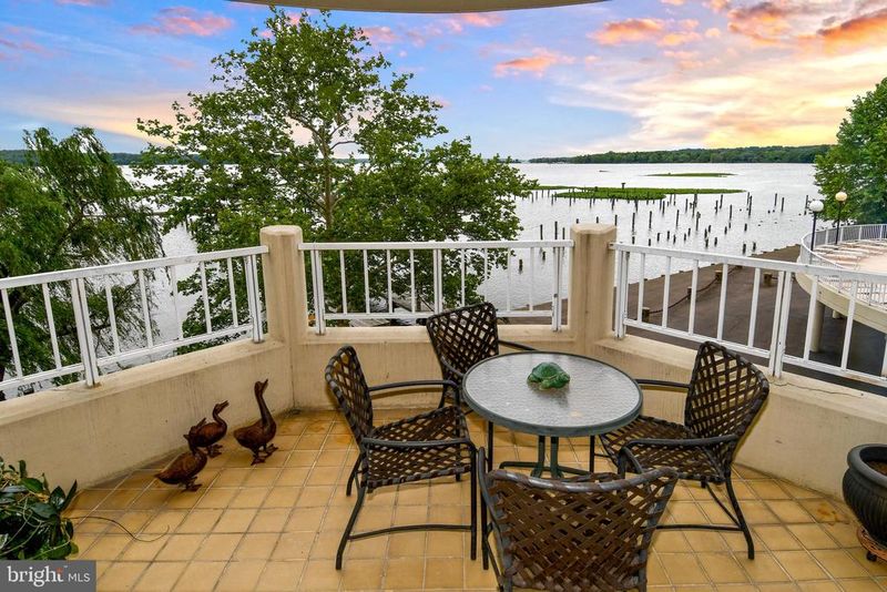 1250 S Washington St #121, Alexandria, VA 22314