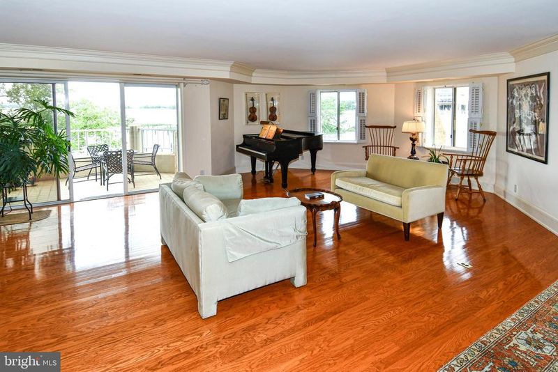 1250 S Washington St #121, Alexandria, VA 22314