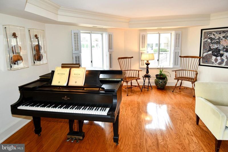 1250 S Washington St #121, Alexandria, VA 22314