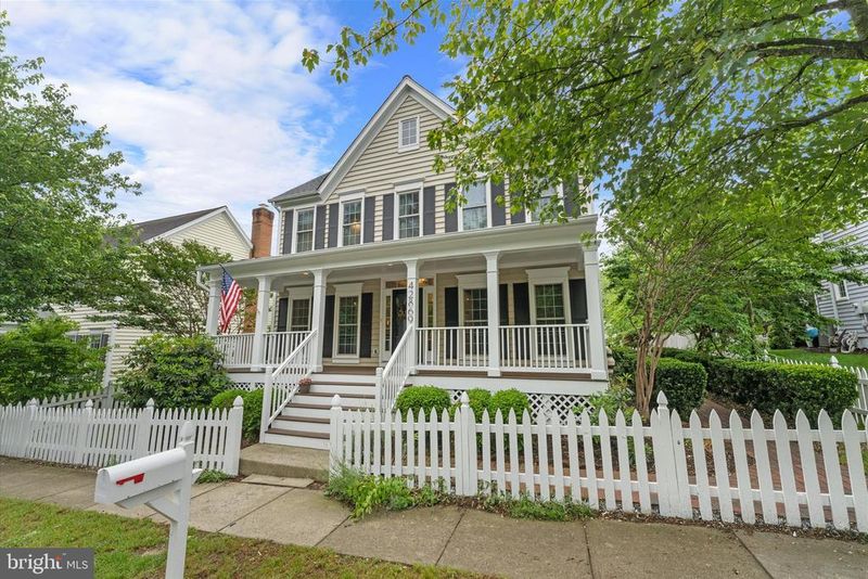 42869 Nashua St, Ashburn, VA 20147