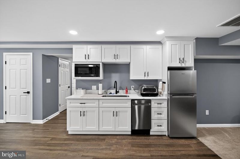 18 Cedarview Ct, Fredericksburg, VA 22406