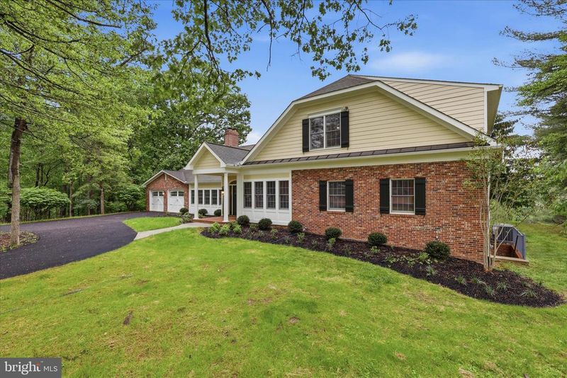 17689 Bates Dr, Hamilton, VA 20158