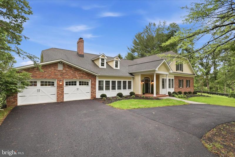 17689 Bates Dr, Hamilton, VA 20158