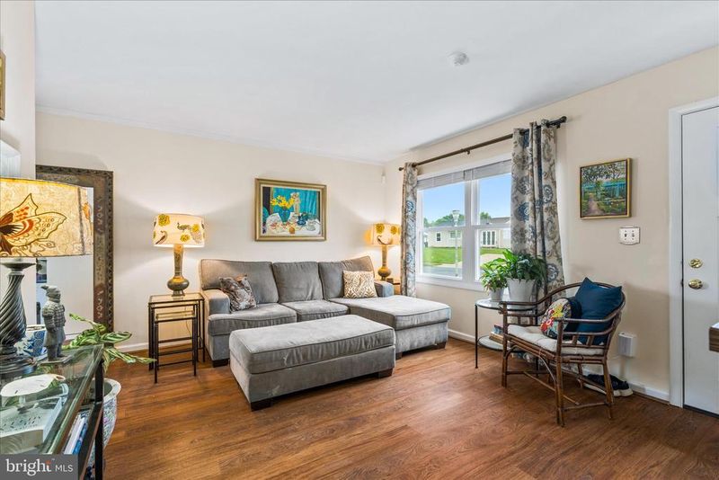466 Carrollton Dr, Frederick, MD 21701