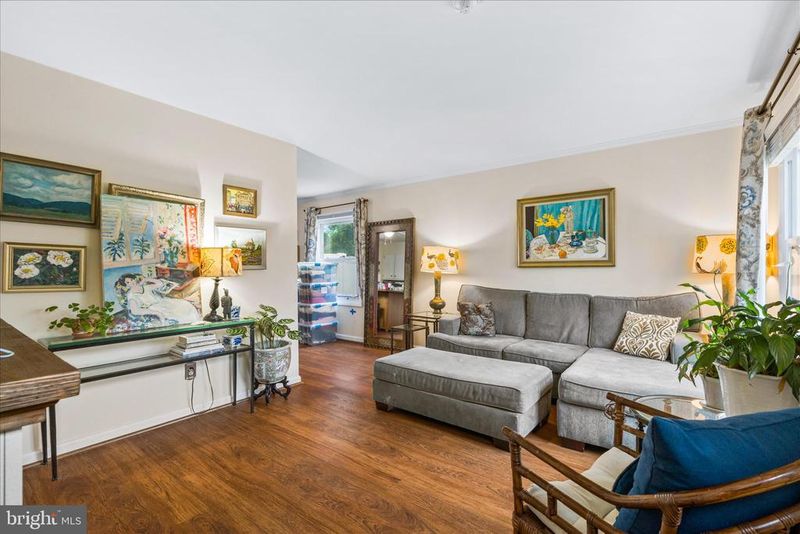 466 Carrollton Dr, Frederick, MD 21701