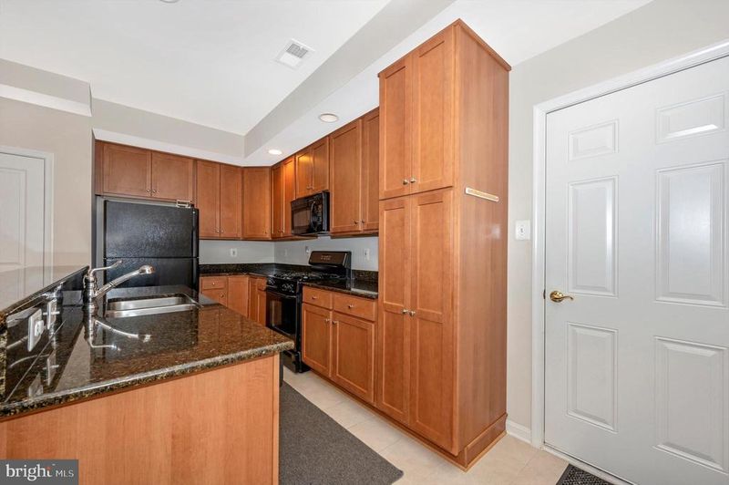 1816 Poolside Ln #35A, Frederick, MD 21701
