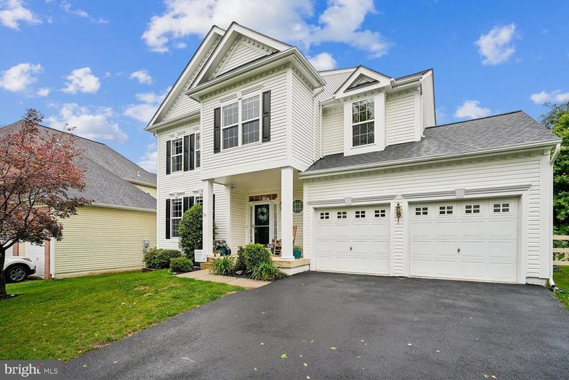 35551 Sarasota St, Round Hill, VA 20141