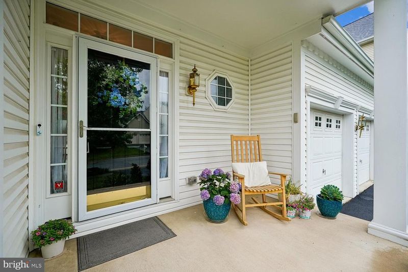 35551 Sarasota St, Round Hill, VA 20141