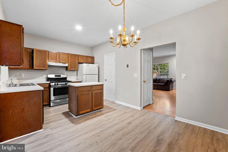 13562 Highland Mews Ct, Herndon, VA 20171