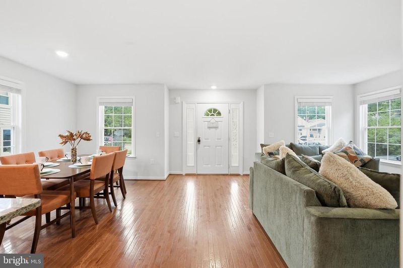 8528 Engleside St, Alexandria, VA 22309