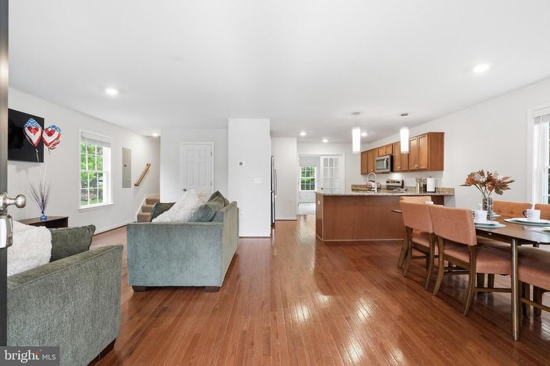 8528 Engleside St, Alexandria, VA 22309