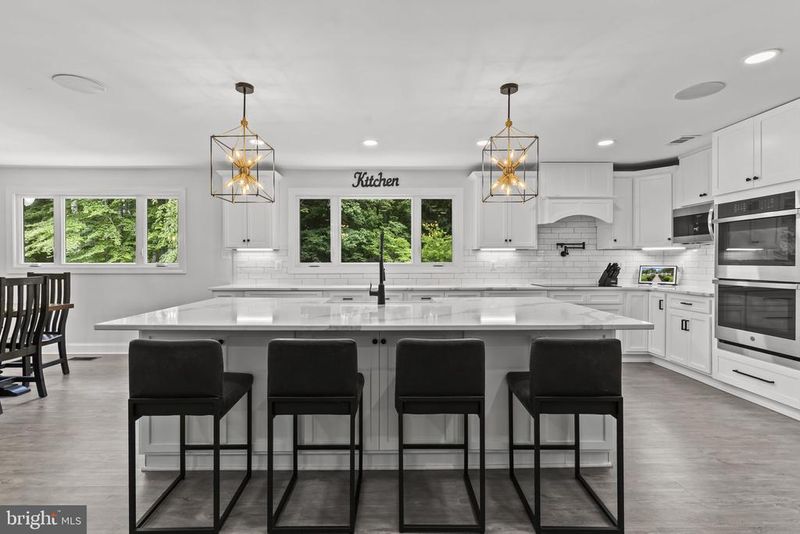 6313 Mallard Ln, Lothian, MD 20711