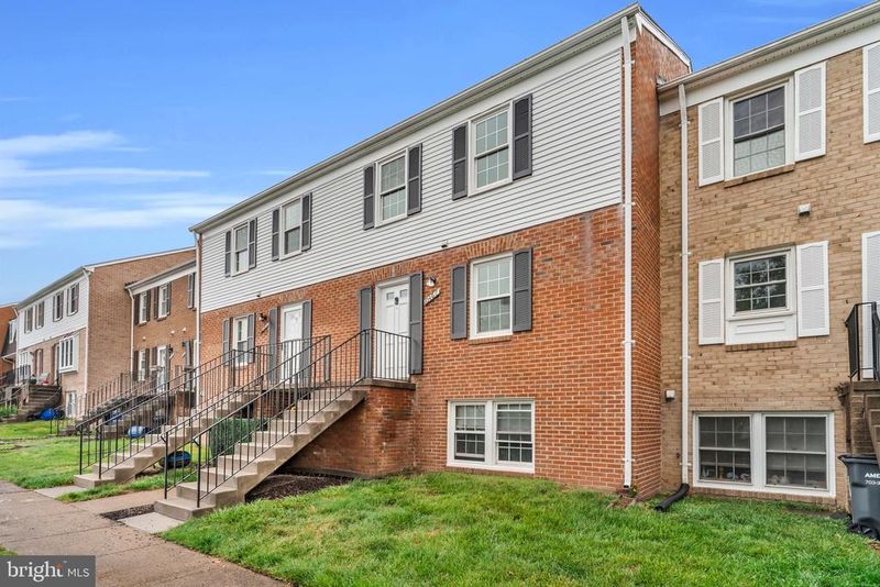 1046 Margate Ct, Sterling, VA 20164