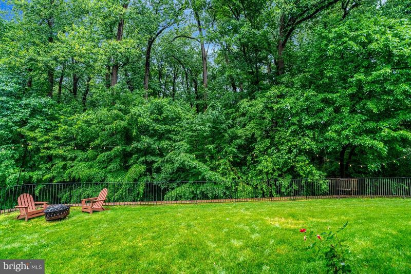 4249 25th St N, Arlington, VA 22207