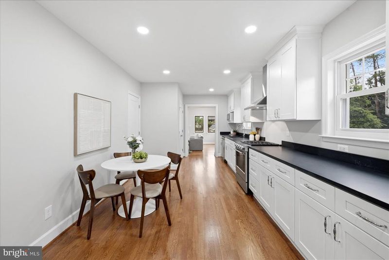 3008 16th St S, Arlington, VA 22204