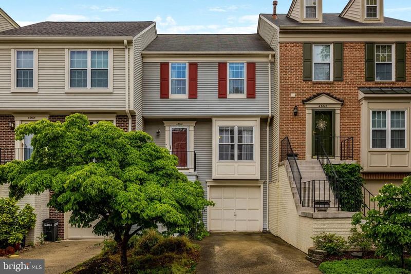 45610 Whitcomb Sq, Sterling, VA 20166