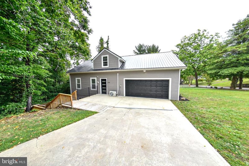 3704 Suitland Rd SE, Washington, DC 20020