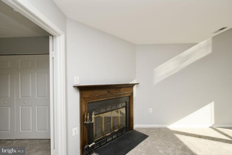 7517 Belle Grae Dr, Manassas, VA 20109