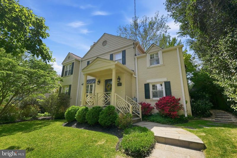 8504 Lynwood Pl, Chevy Chase, MD 20815