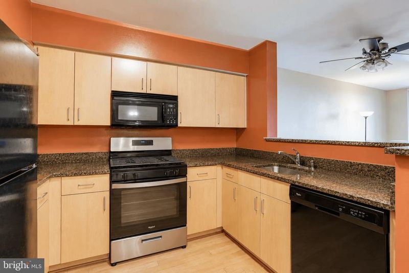 1000 New Jersey Ave SE #304, Washington, DC 20003