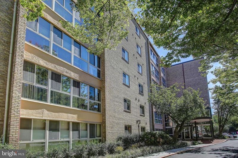 4970 Battery Ln #208, Bethesda, MD 20814