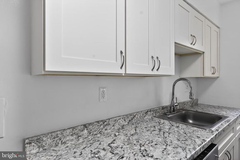 3053 Patrick Henry Dr #202, Falls Church, VA 22044