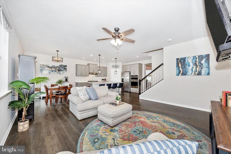 5613 Zoe Ln, Frederick, MD 21704