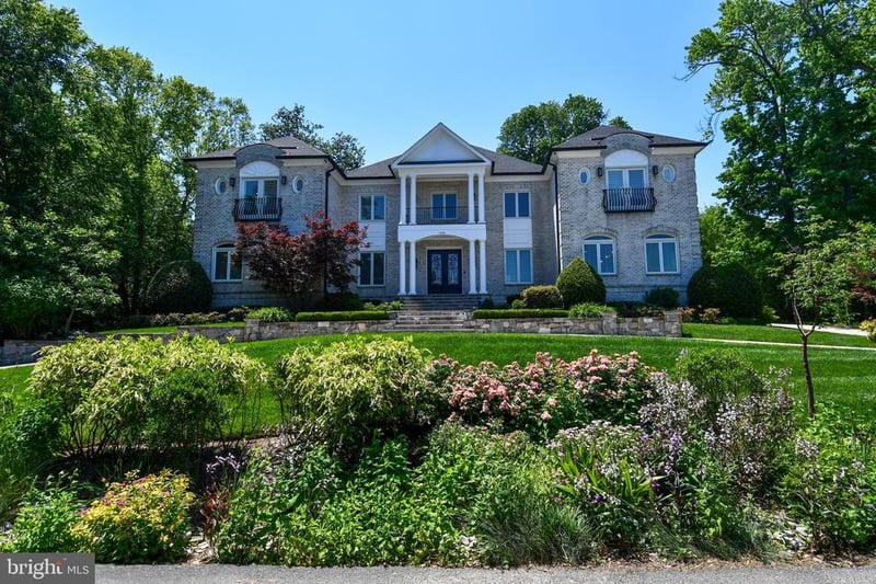 7808 Southdown Rd, Alexandria, VA 22308