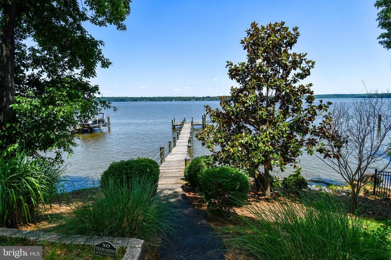 7808 Southdown Rd, Alexandria, VA 22308
