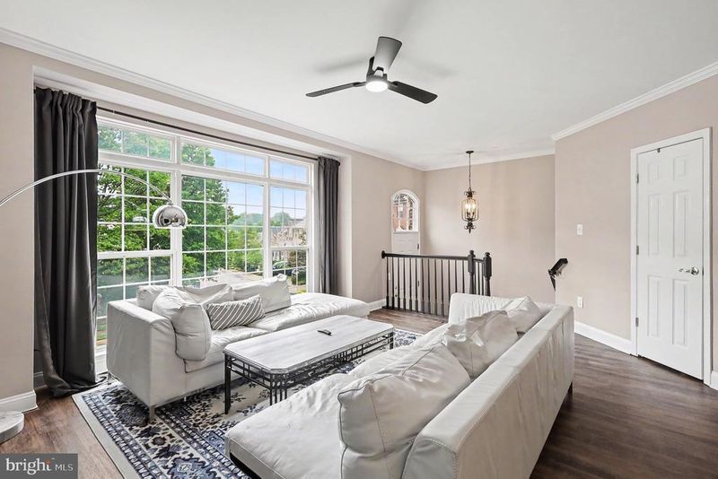 5728 Governors Pond Cir, Alexandria, VA 22310