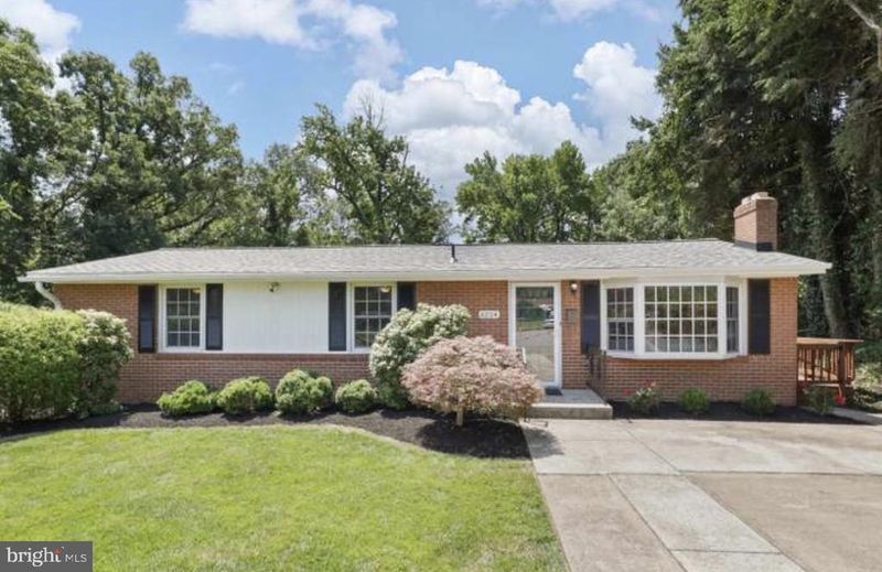 6224 Thornwood Dr, Alexandria, VA 22310