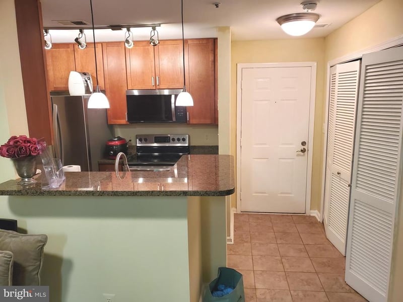 3176 Summit Square Dr #4-A3, Oakton, VA 22124