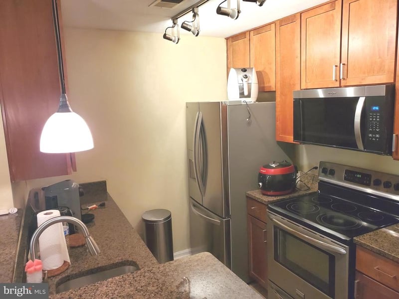 3176 Summit Square Dr #4-A3, Oakton, VA 22124