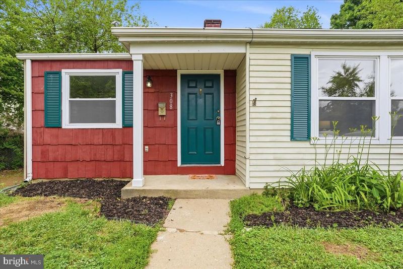 308 Heather Ridge Dr, Frederick, MD 21702