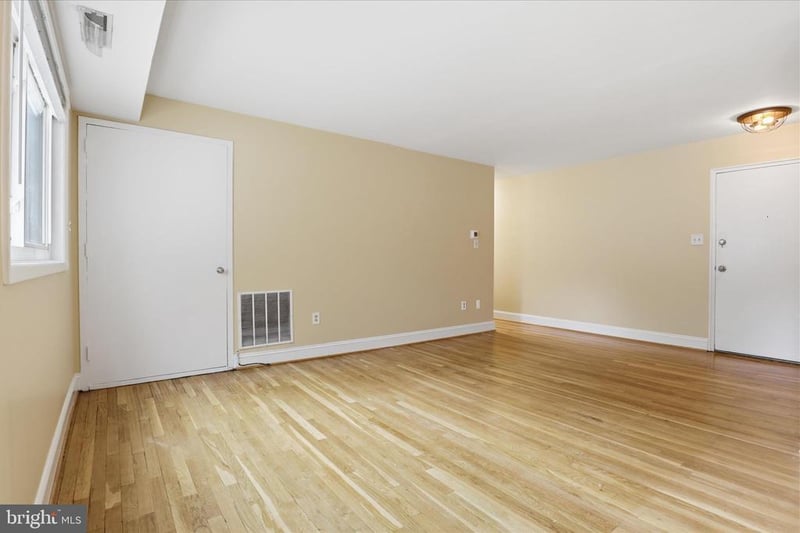 3355 University Blvd W #106, Kensington, MD 20895
