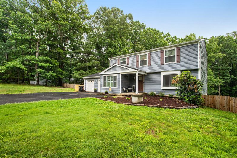8005 Gracie Dr, Manassas, VA 20112