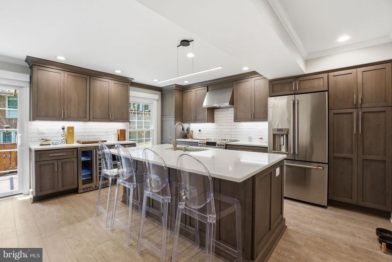 2528 S Walter Reed Dr #5, Arlington, VA 22206